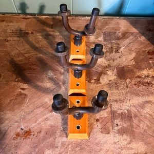 Huhu guitar hangers